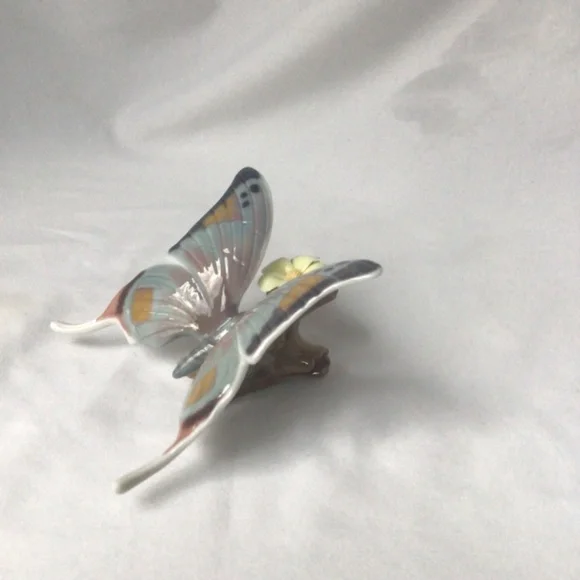 Lladro figurine 6703 - From Nature’s Palette